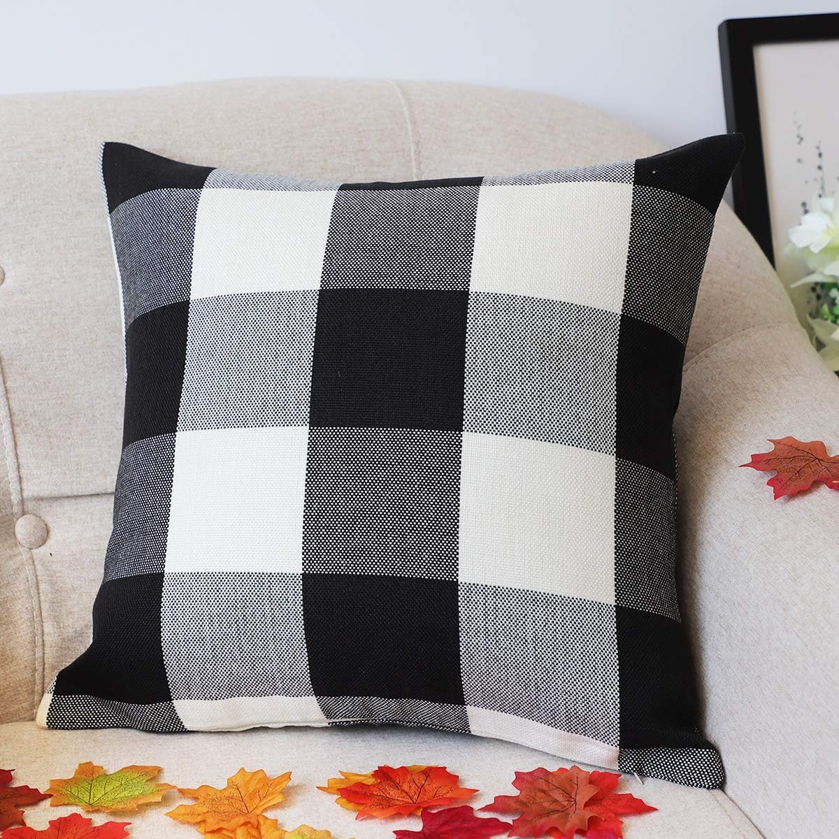 Buffalo Check: Black & White Year-Round Home Decor Ideas